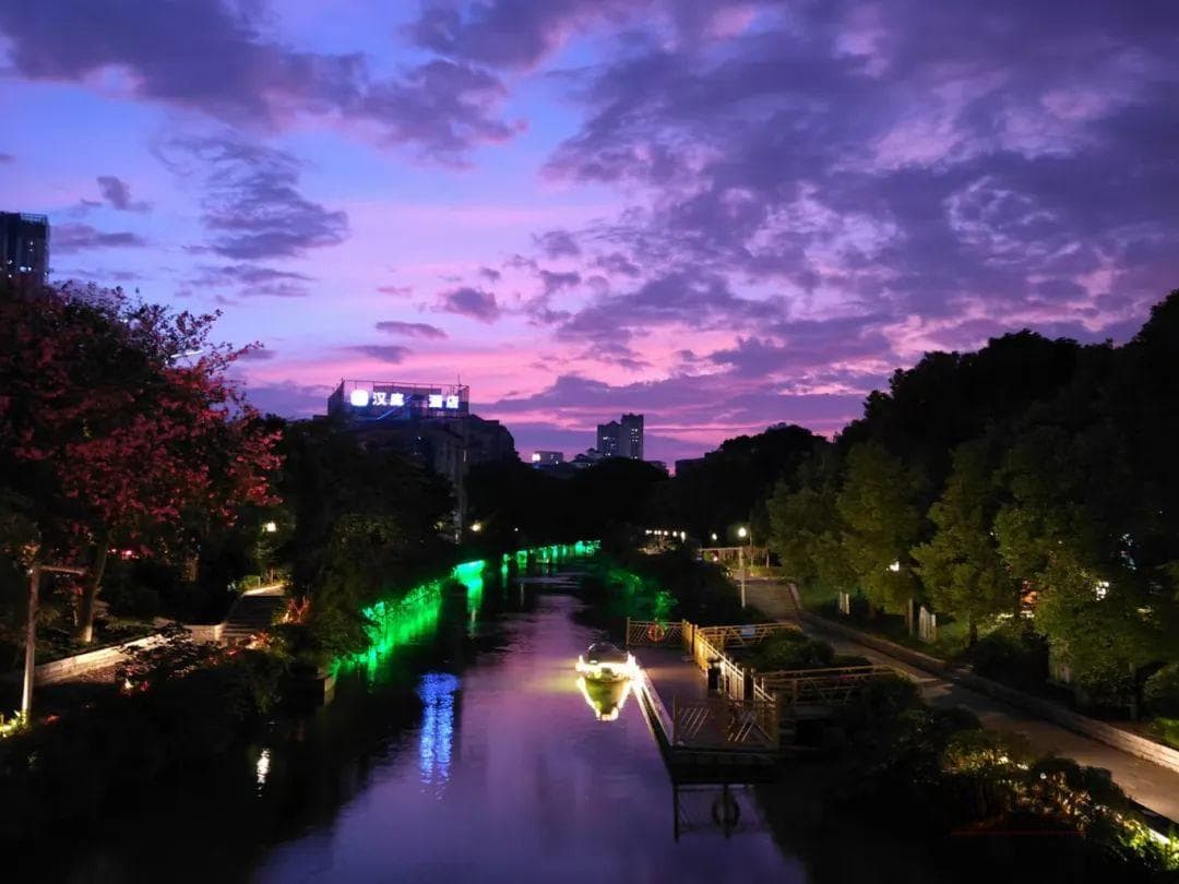 福州金秋美景：晚霞、繁花、公园尽显自然之美