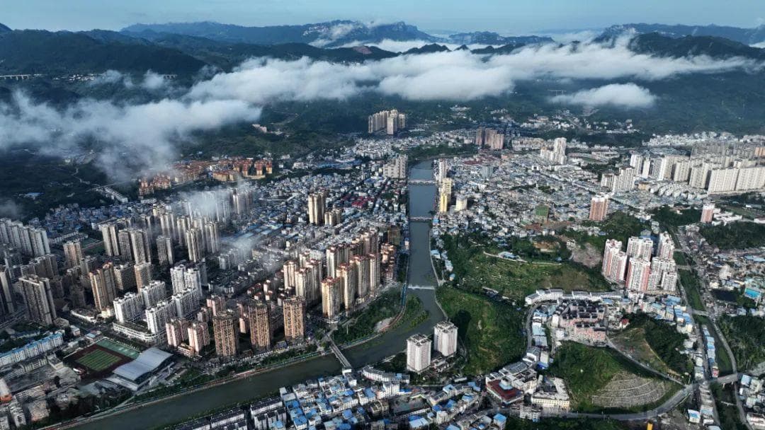 城镇化下半场：以人为本，以县为重