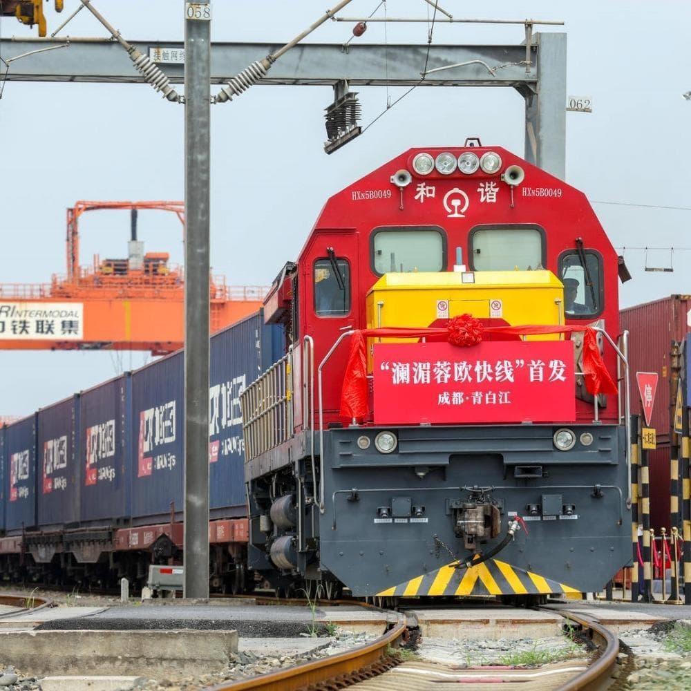 中欧班列：从“追赶者”到“领跑者”