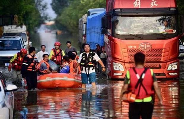 自然灾害防护指南：洪水、地震与台风应对策略