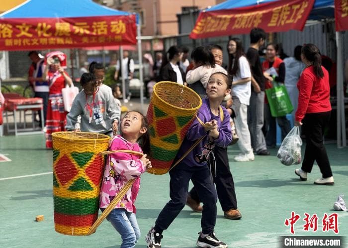南宁举办民俗文化展示活动迎接“三月三”