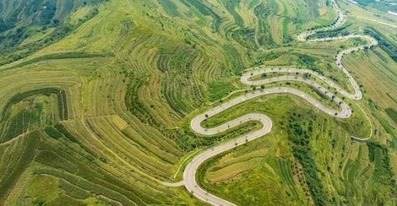 安丘天路：从云端到大地的自驾之旅