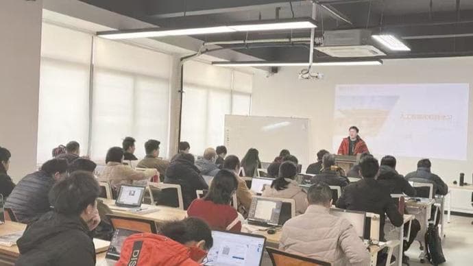 上海：新兴领域“求才若渴” AI训练师该怎样培训