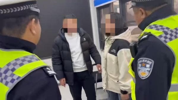 少女负气出走 长春高速交警暖心救援