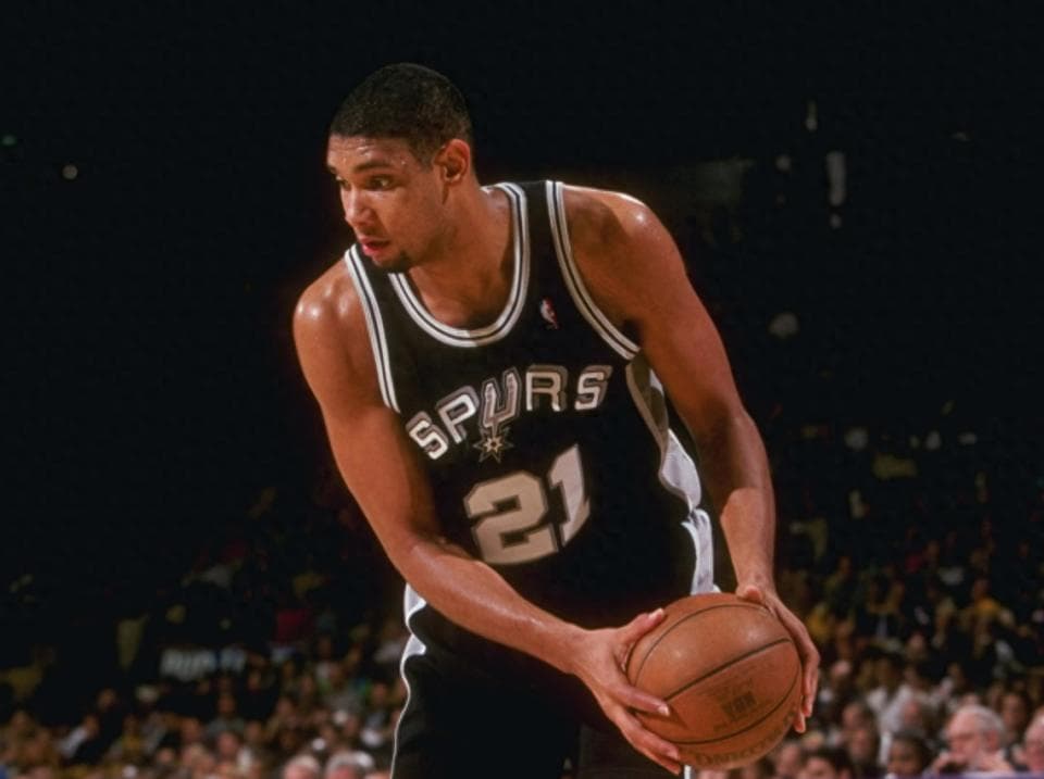 NBA人物志：低调却致命！蒂姆·邓肯的巅峰时刻究竟强在哪？
