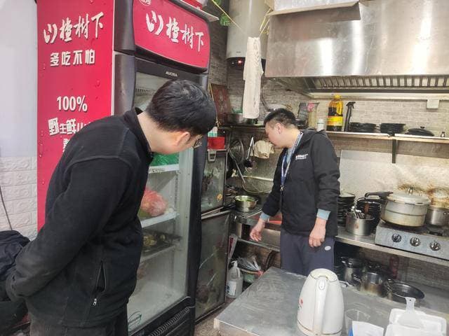 巩义市针对“黄焖鸡”餐饮单位开展食安隐患专项排查