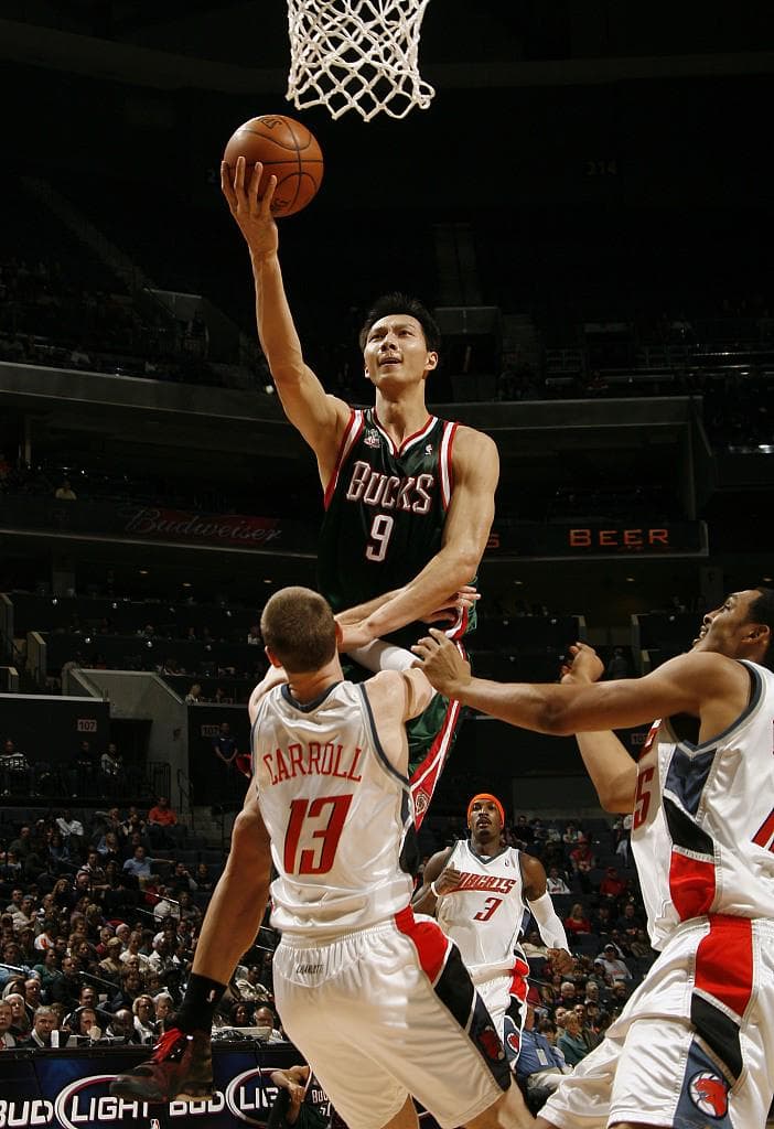 中国球员NBA首秀表现盘点：易建联9分最高 四大移动长城有俩得0分
