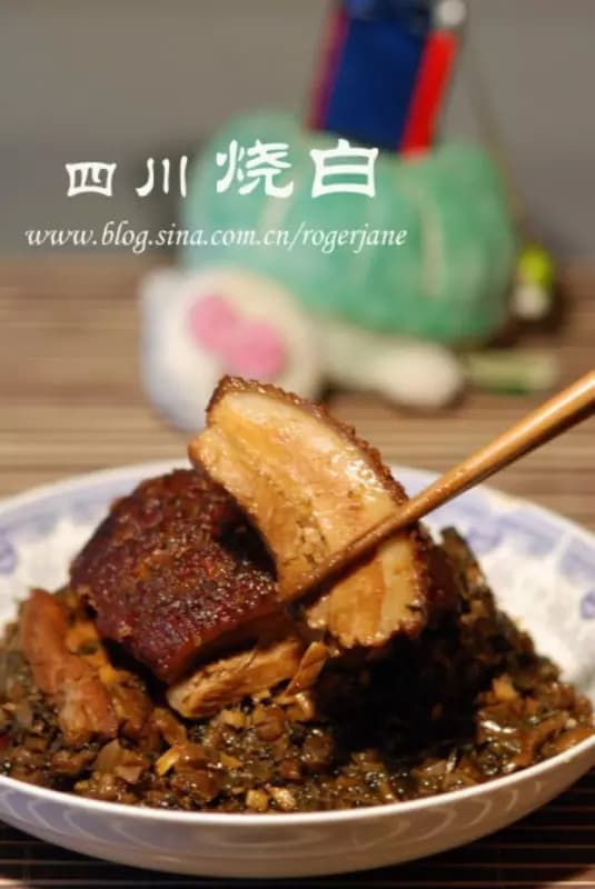 四川烧白制作教程：肥而不腻的美味扣肉