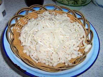 焯水用冷水还是热水？金针菇需要焯水吗？