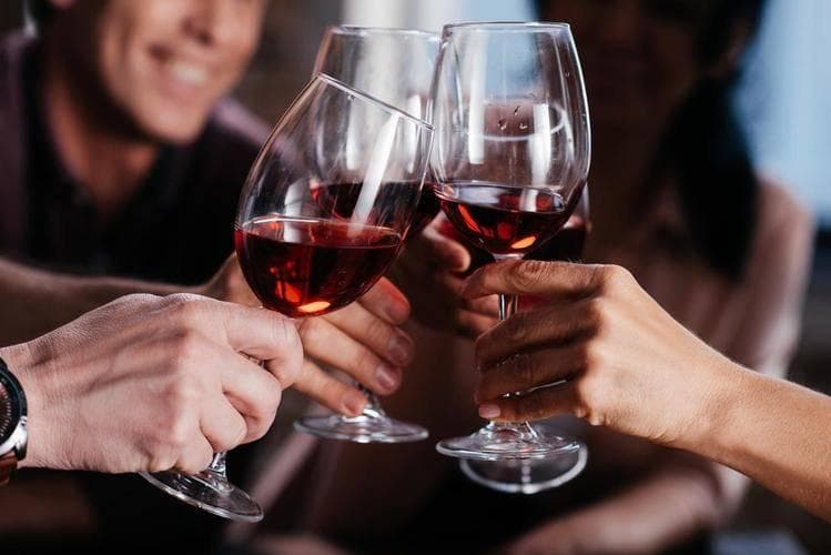 宴会选酒攻略：如何为不同场合挑选合适的葡萄酒？