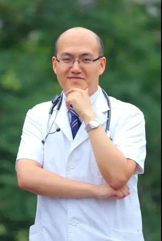 发热伴肺部阴影鉴别诊断：宿主、影像、病原三步法