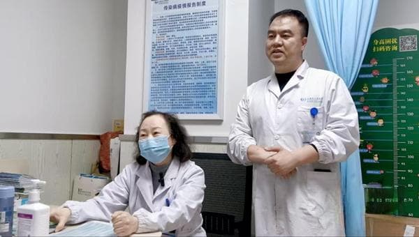 云南玉溪招引"银龄医师"护卫群众健康