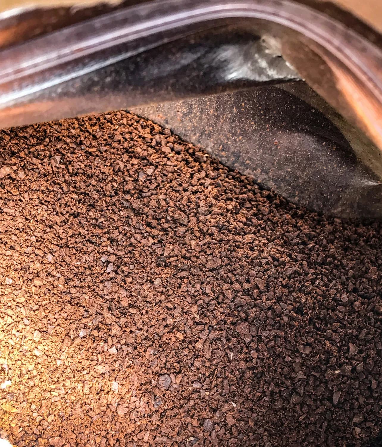 扬州工院学生团队：让酒糟变身高价值生物饲料