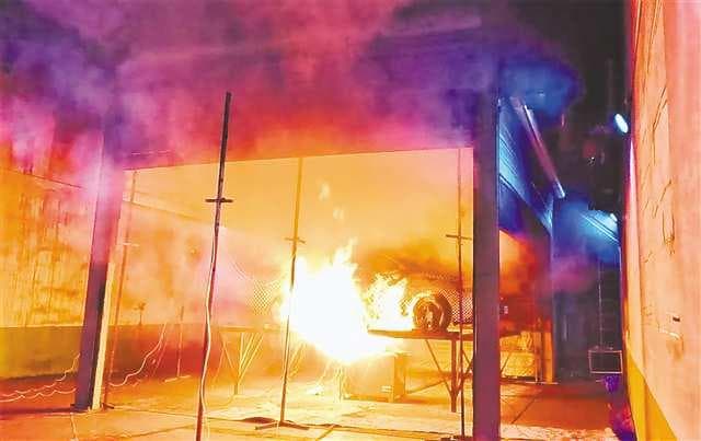 中国汽研建立6个维度的安全标准框架 为新能源汽车火灾安全性能科学“打分”