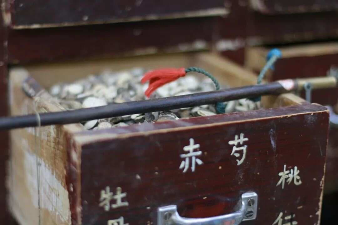 别忽视含西药成分的中成药