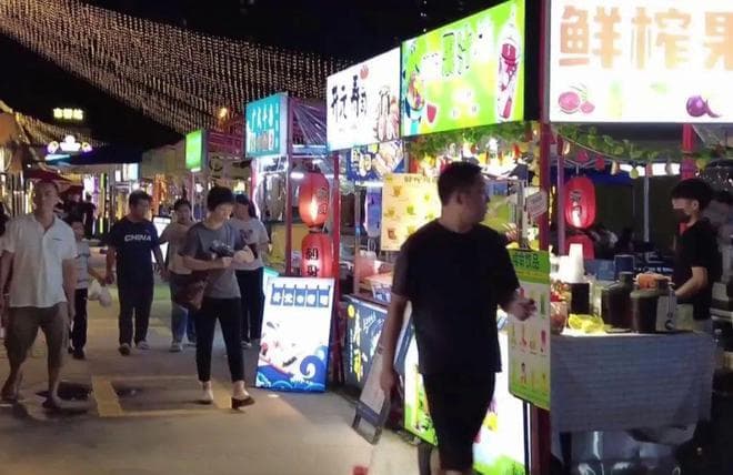 广州这个夜间潮地，火了！吃喝玩乐过足瘾，就在地铁站旁！