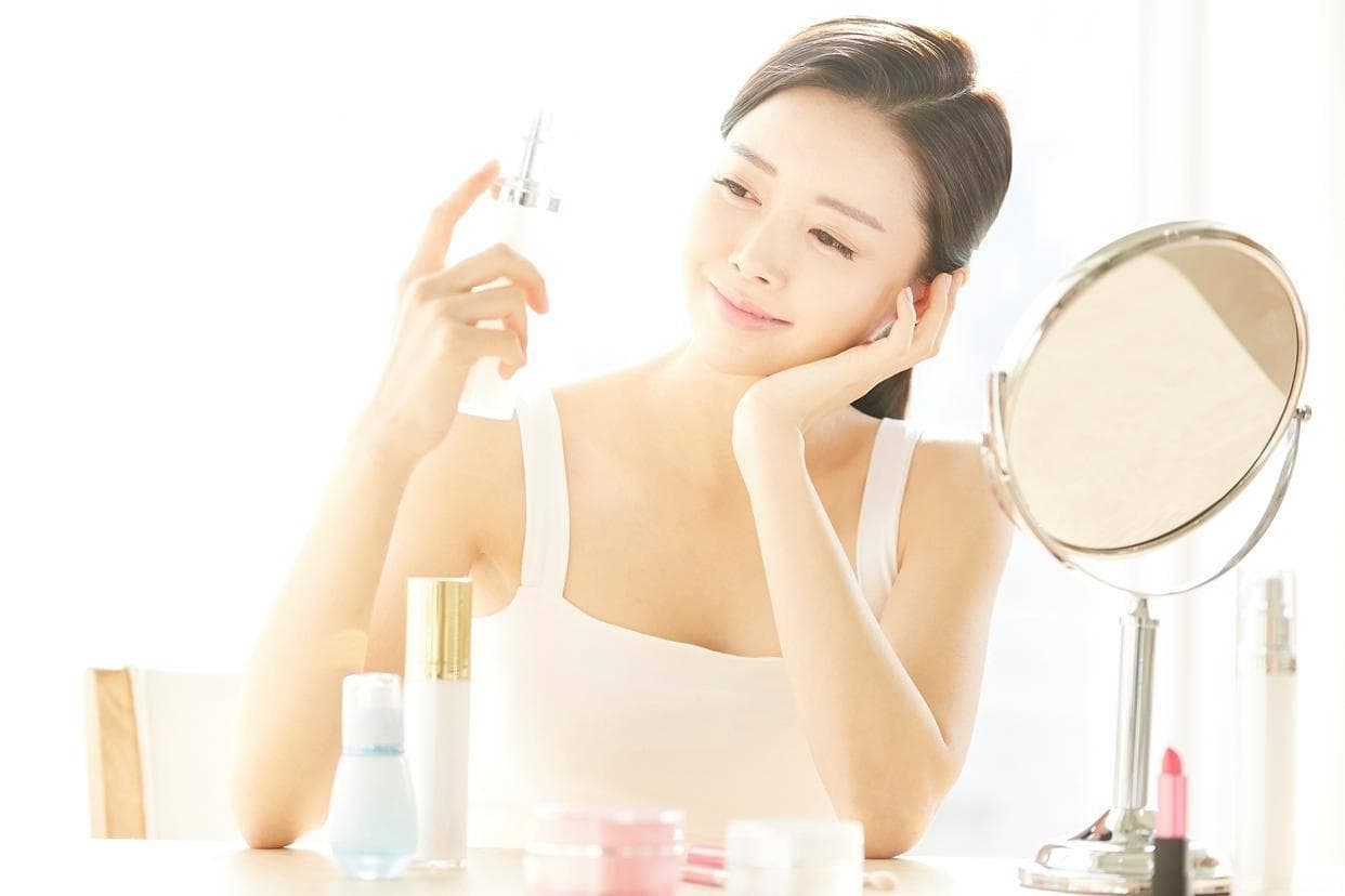 塑颜工匠：干性肌肤的特点、面临的挑战以及有效的护理策略