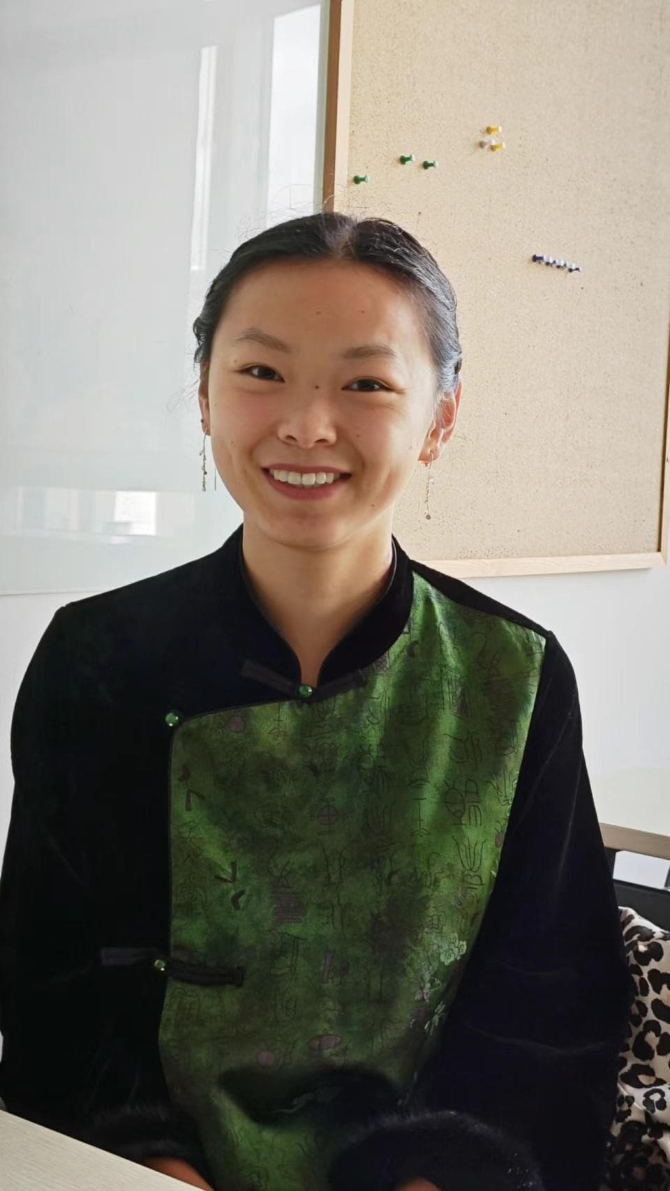 被收养女孩谈归国寻亲：能感到抉择之痛，我只想拥抱他们