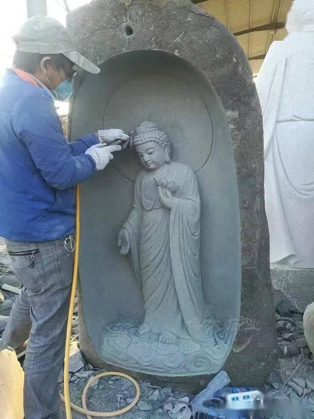 石雕西方三圣：解读佛教净土信仰的奥秘