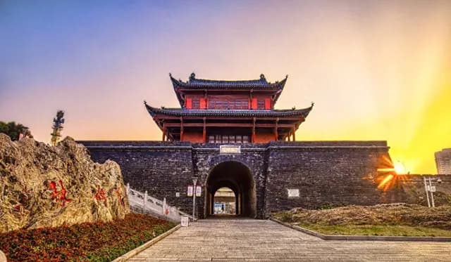地处九省通衢的武汉，为何总与“建都”无缘？