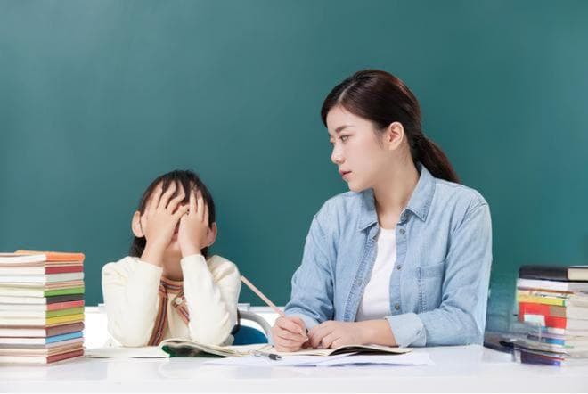 总是控制不住吼孩子怎么办？其影响及应对策略
