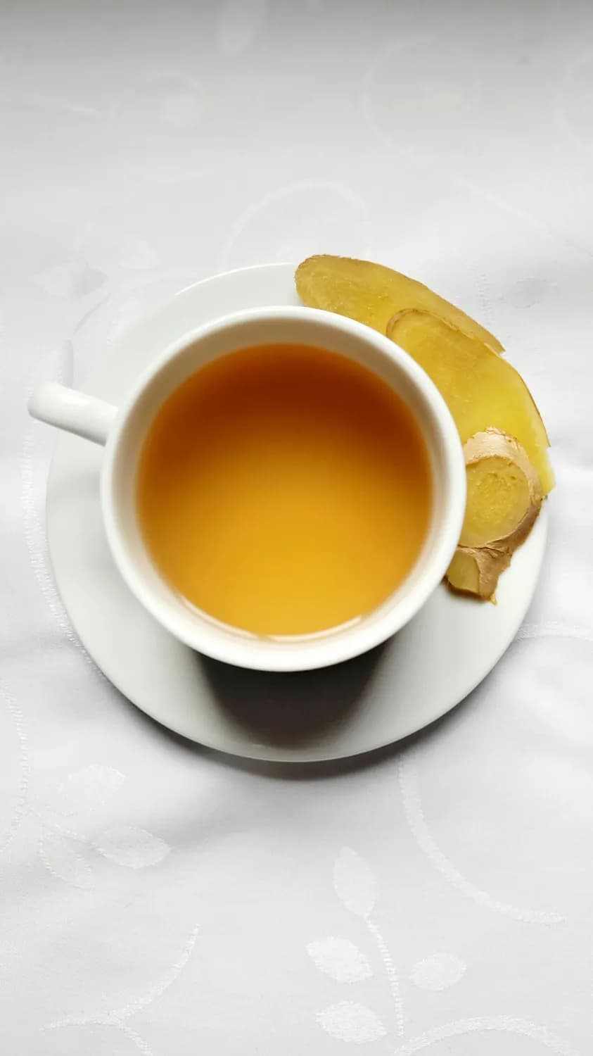 冬季养生必备：一杯姜丝煮水的暖心功效