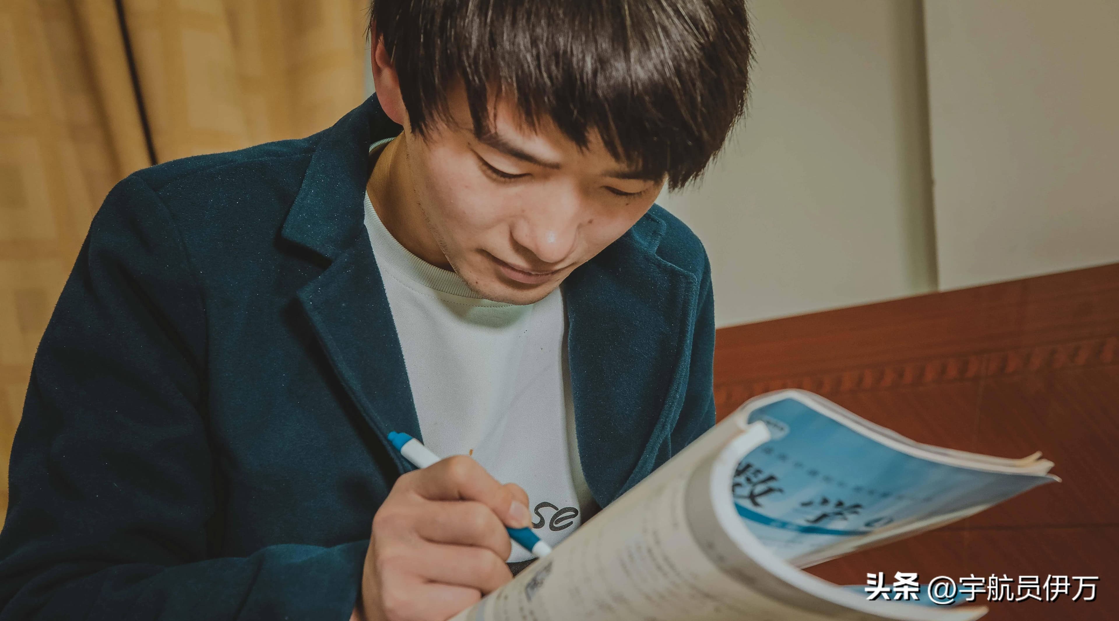 高考故意考0分！安徽小伙在作文上怒写高考改革方案，如今后悔吗