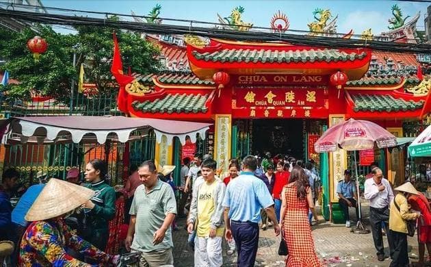 强力废除汉字45年后，这个中国小邻国，为何在教科书上恢复用汉字