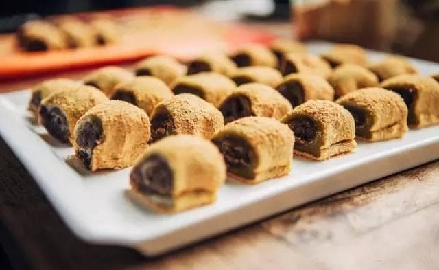 承德十大名吃：从驴打滚到宫廷烤鸭，品味塞外美食文化