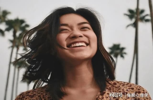 很开朗的朋友突然抑郁，怎样可以帮到TA？