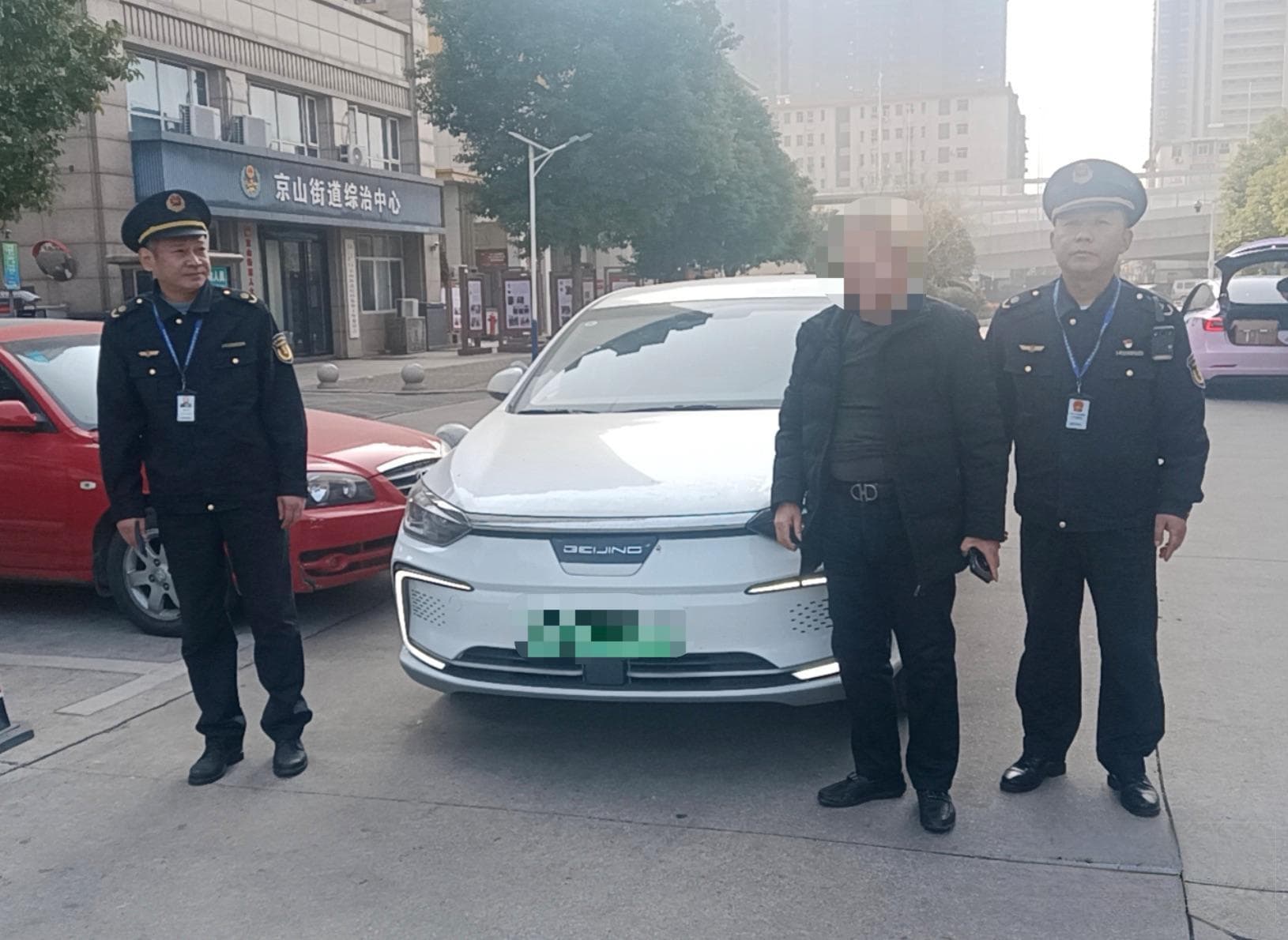 南昌一网约车司机无证经营 所属平台将被罚1万元