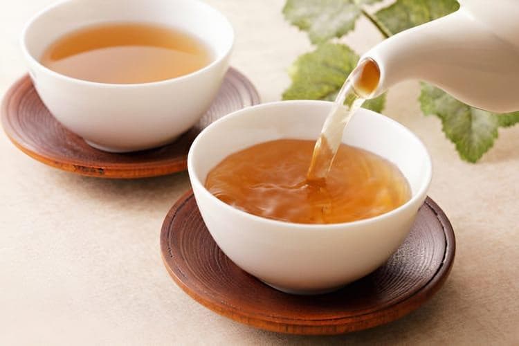 杜仲茶的多重功效及正确饮用方式