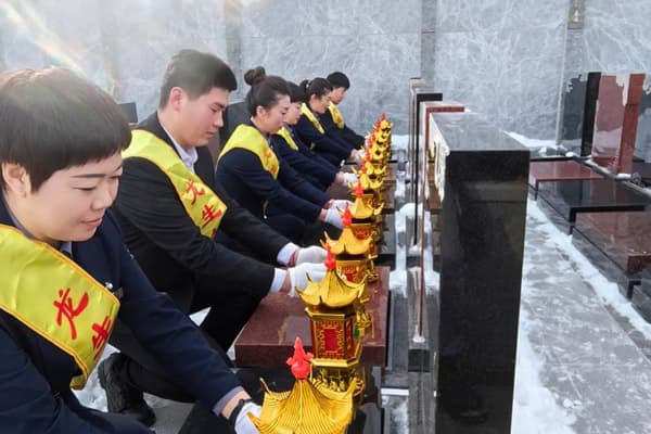 沈阳公墓墓园：三位逝者骨灰盒的合理布局与顺序等级指南