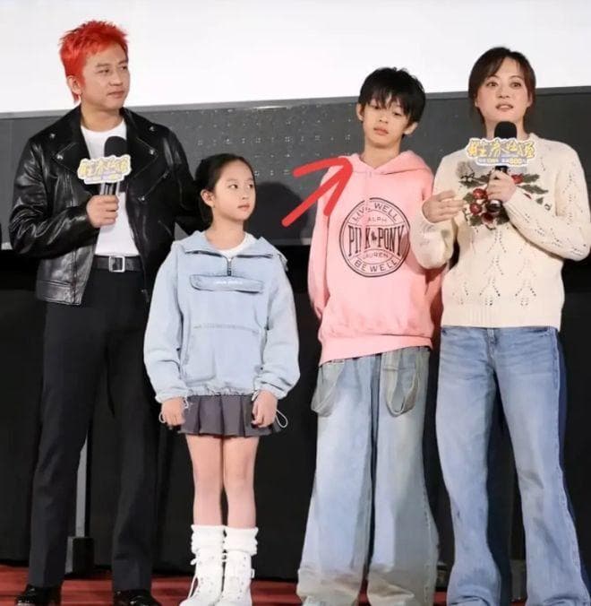 从首映礼到反代拍：邓超孙俪如何平衡子女隐私与公众形象