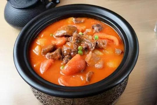 番茄土豆烧牦牛：一道简单美味的下饭菜