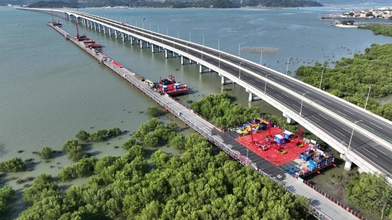 漳汕高铁海上工程开工建设