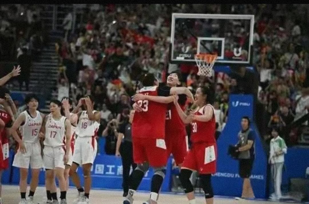韩旭引领中国女篮：篮下统治力无人能敌，书写辉煌篇