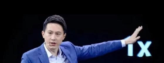 周受资：商业精英的传奇之路