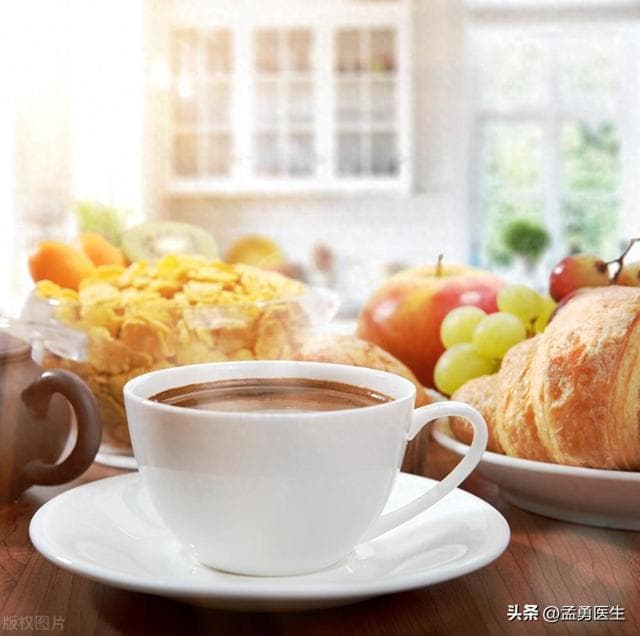 咖啡和茶的多重健康功效：从抗氧化到预防疾病
