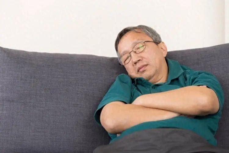 午睡新研究：白天多睡1小时，老年痴呆风险或增加40%？