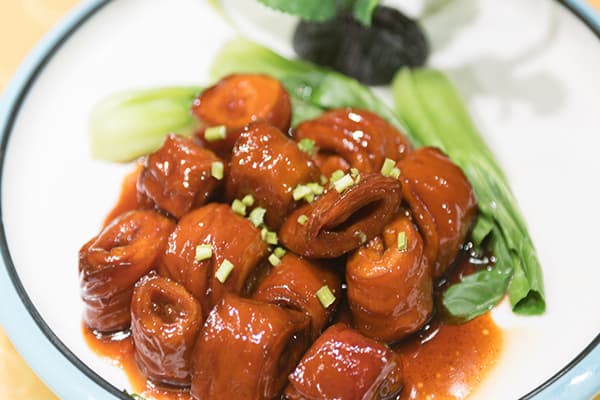 鲁菜的特点及其代表菜品