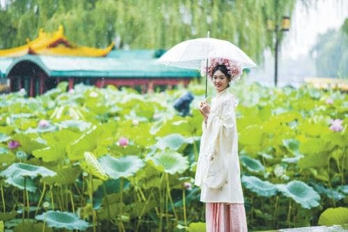 吹大明湖的晚风 这个夏天，济南很city！