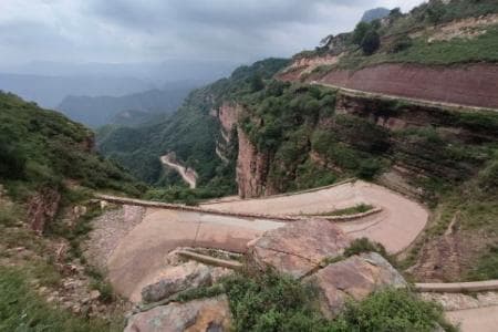 邢台周公山景区：雄伟山势与独特自然景观的完美结合