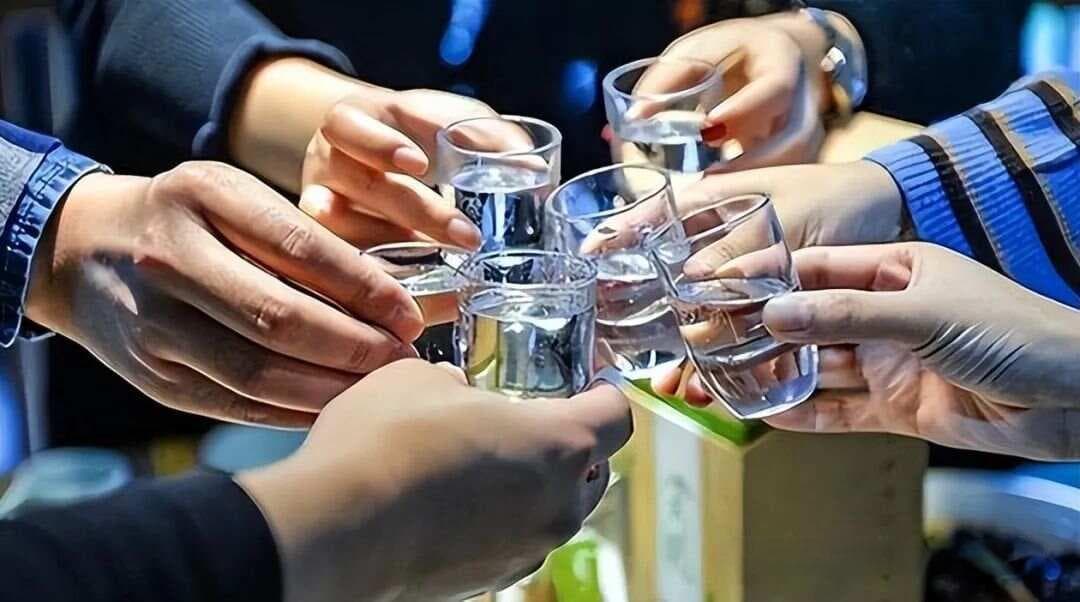 饭局敬酒不词穷！7 个万能公式助你“出口成章”