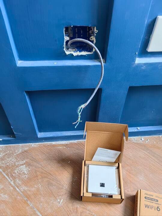 别墅WiFi覆盖难题破解！AP+AC组网方案全解析，三层楼无死角攻略