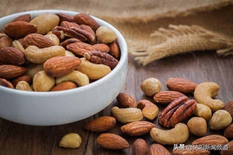 糖尿病人饿了想加餐？10种零食随便吃，不怕血糖“乱飞”！