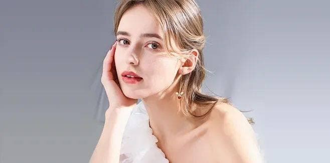 跳出黑白灰，如何根据肤色买衣服？