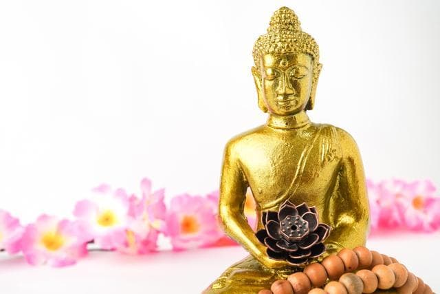佛像、佛塔与法器：古代佛教器物的多重价值