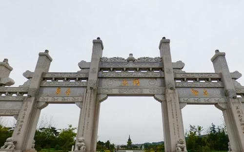 徐州艾山九龙景区：集生态休闲、观光游览、求福祈愿于一体的综合性生态旅游景区