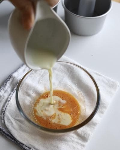 食谱︱原味戚风蛋糕，步骤详细成功率高！新手踏入烘焙后第一节课的手作蛋糕！